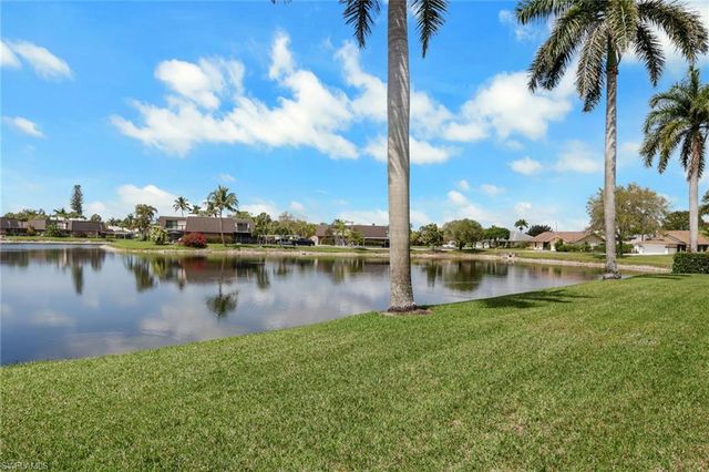 4240 Chantelle DR B103, Naples, FL 34112