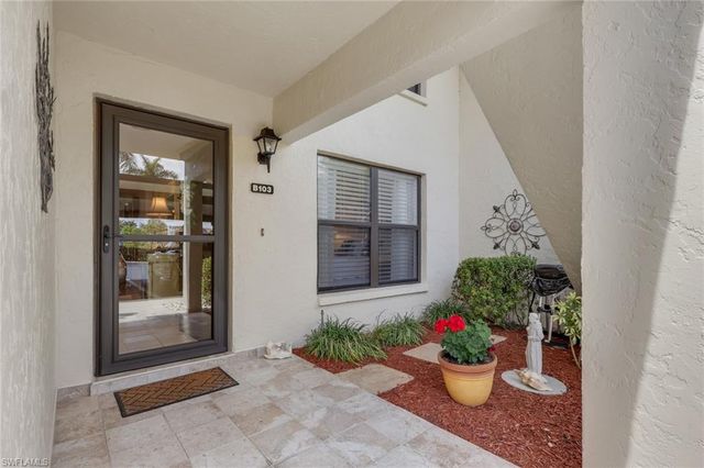 4240 Chantelle DR B103, Naples, FL 34112