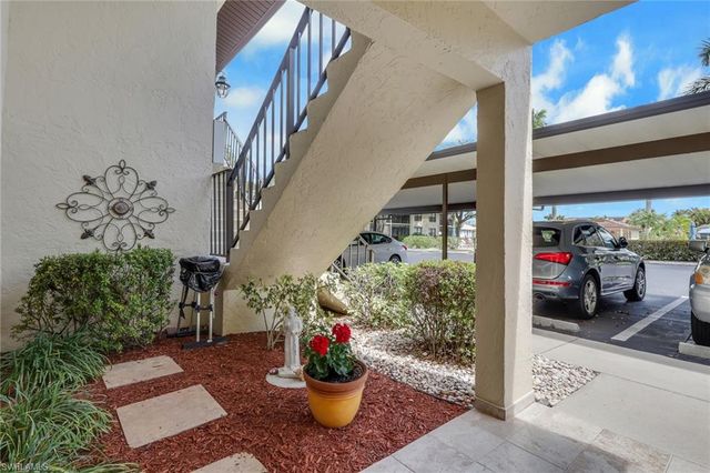 4240 Chantelle DR B103, Naples, FL 34112