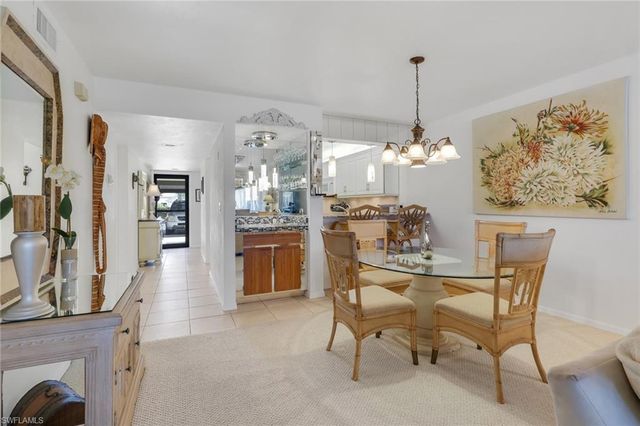 4240 Chantelle DR B103, Naples, FL 34112