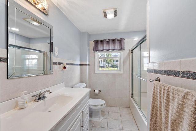 160 Jackson St, Methuen, MA 01844
