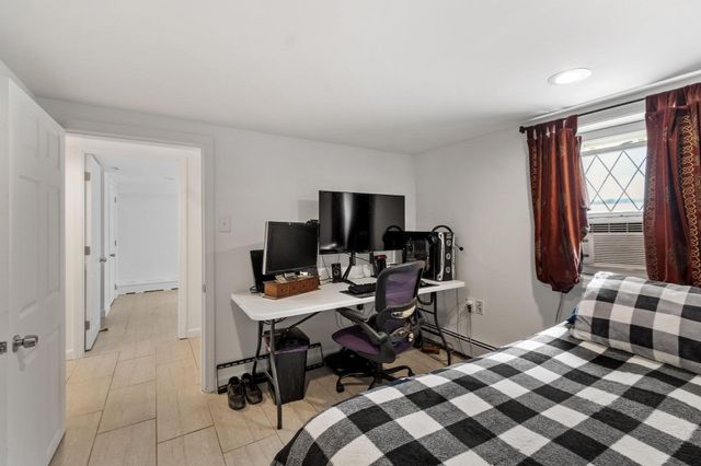 160 Jackson St, Methuen, MA 01844