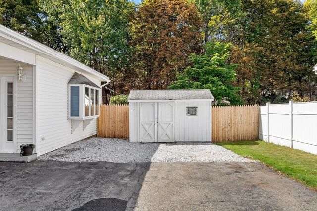 160 Jackson St, Methuen, MA 01844