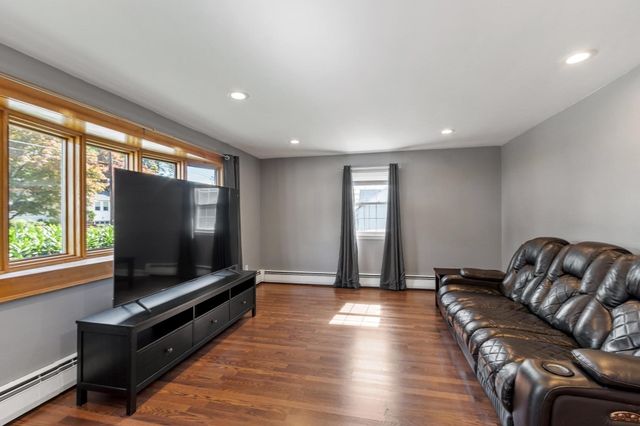 160 Jackson St, Methuen, MA 01844