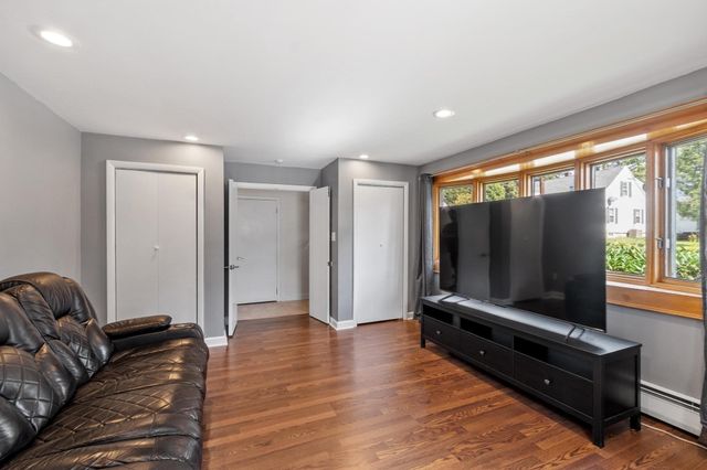 160 Jackson St, Methuen, MA 01844