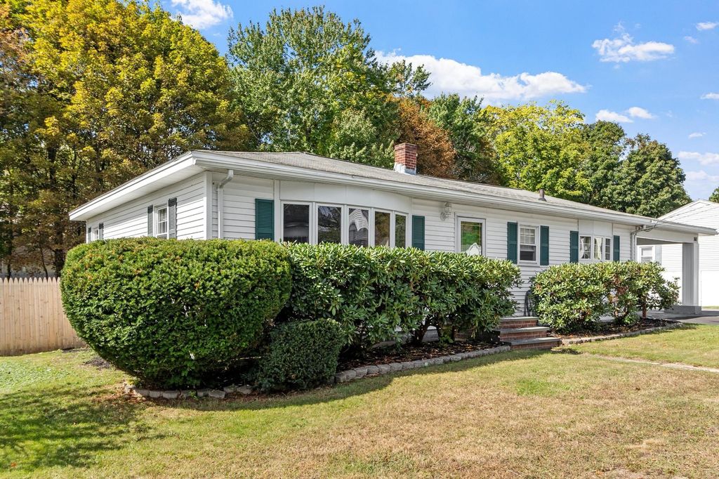 160 Jackson St, Methuen, MA 01844