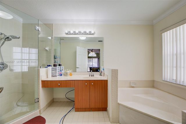 13393 NW 7th St, Plantation, FL 33325