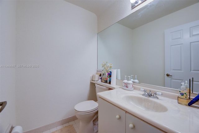 13393 NW 7th St, Plantation, FL 33325