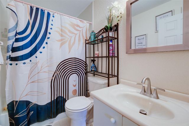 13393 NW 7th St, Plantation, FL 33325