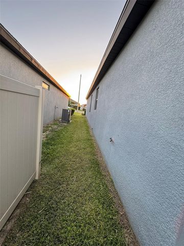 748 CITRUS ISLE DR, Davenport, FL 33837