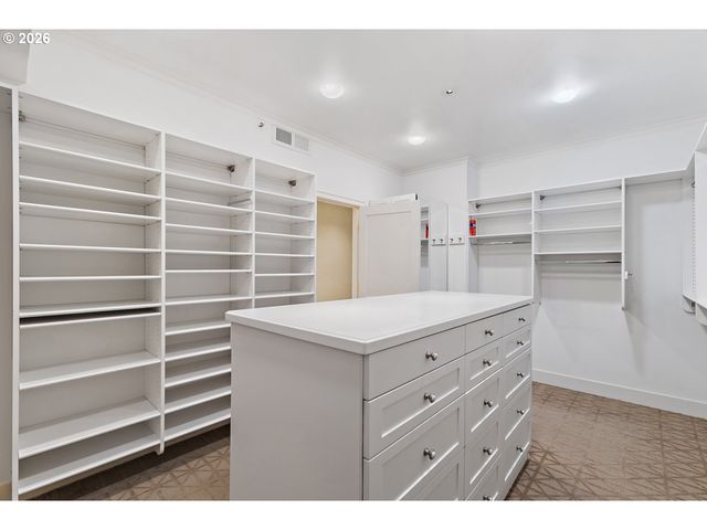 305 S MONTGOMERY St, Portland, OR 97201