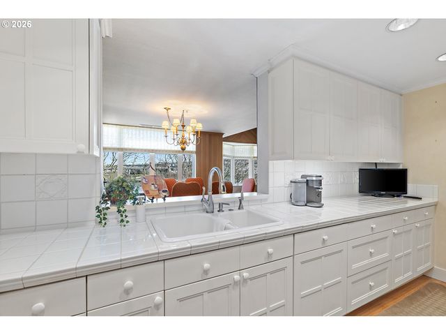 305 S MONTGOMERY St, Portland, OR 97201