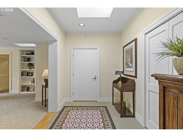 305 S MONTGOMERY St, Portland, OR 97201