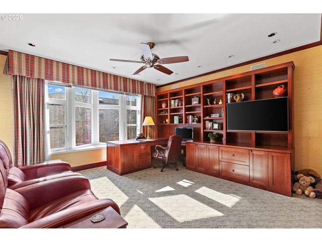 305 S MONTGOMERY St, Portland, OR 97201