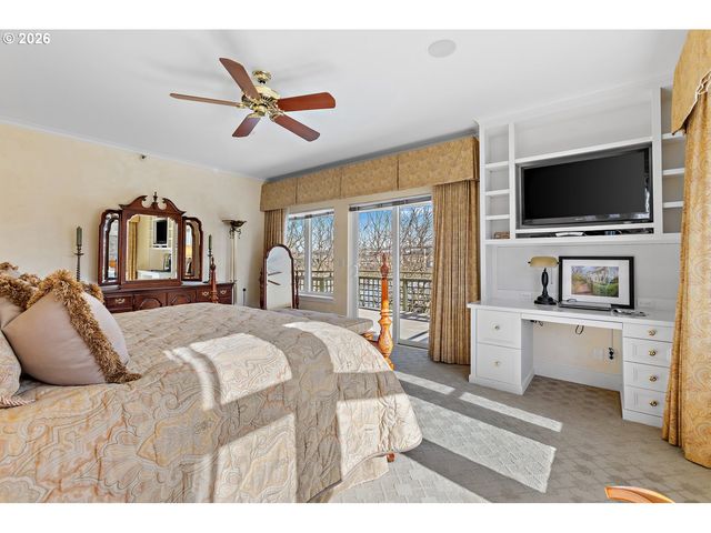 305 S MONTGOMERY St, Portland, OR 97201