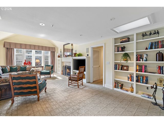 305 S MONTGOMERY St, Portland, OR 97201