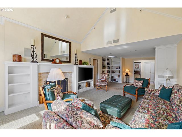 305 S MONTGOMERY St, Portland, OR 97201