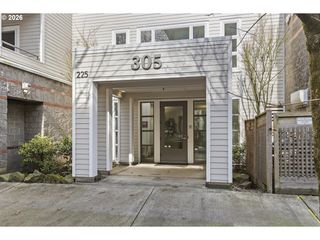 305 S MONTGOMERY St, Portland, OR 97201