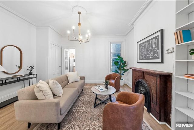 64 Oak Street, Jersey City, NJ 07304