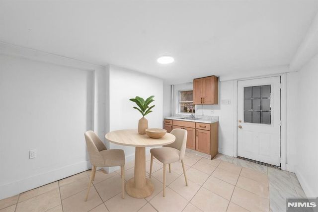 64 Oak Street, Jersey City, NJ 07304