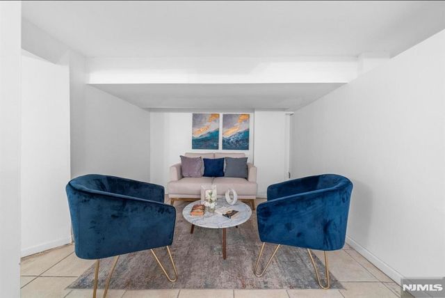 64 Oak Street, Jersey City, NJ 07304