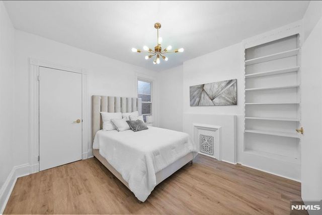 64 Oak Street, Jersey City, NJ 07304