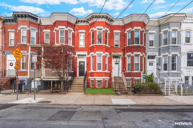 64 Oak Street, Jersey City, NJ 07304