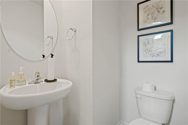 21801 Lucca Lane, Peculiar, MO 64078