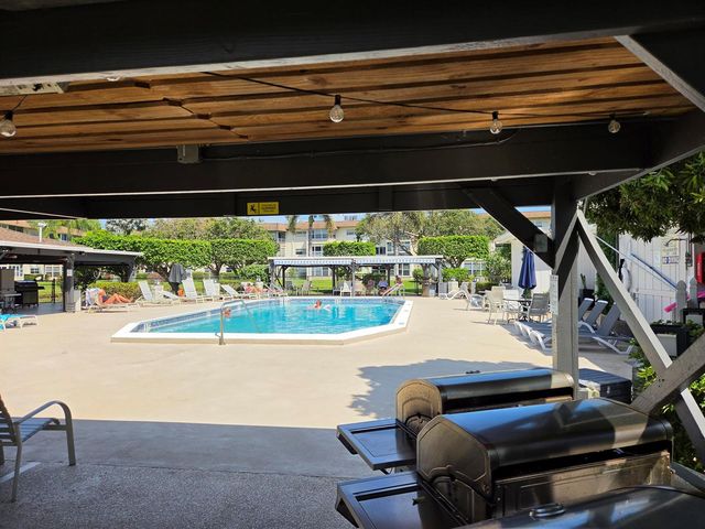 3400 NW 48th Avenue 512, Lauderdale Lakes, FL 33319