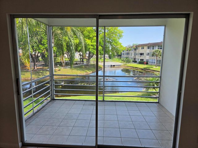 3400 NW 48th Avenue 512, Lauderdale Lakes, FL 33319