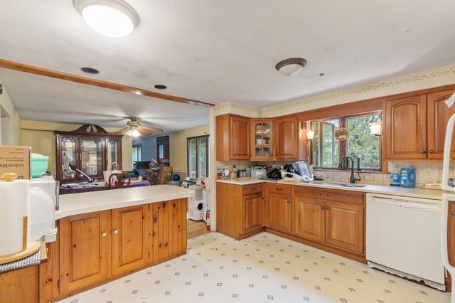 91 Searle Street, Georgetown, MA 01833