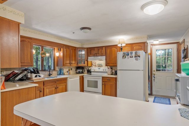 91 Searle Street, Georgetown, MA 01833