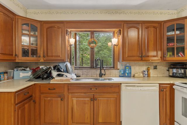 91 Searle Street, Georgetown, MA 01833