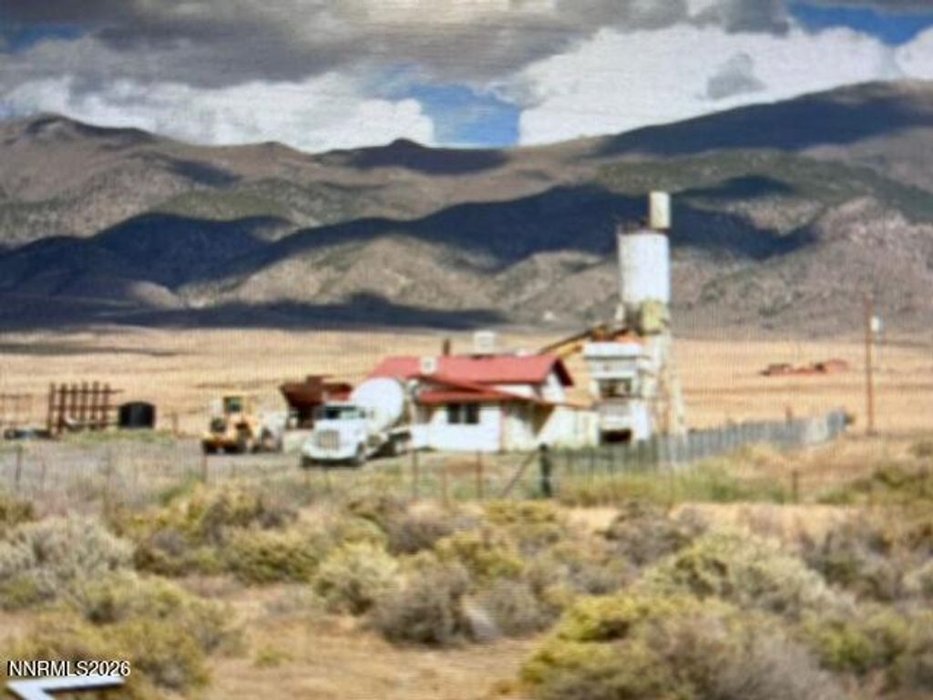 Image 1 of property listing at 22175 Summit Lake Trail, Lovelock, NV 89419