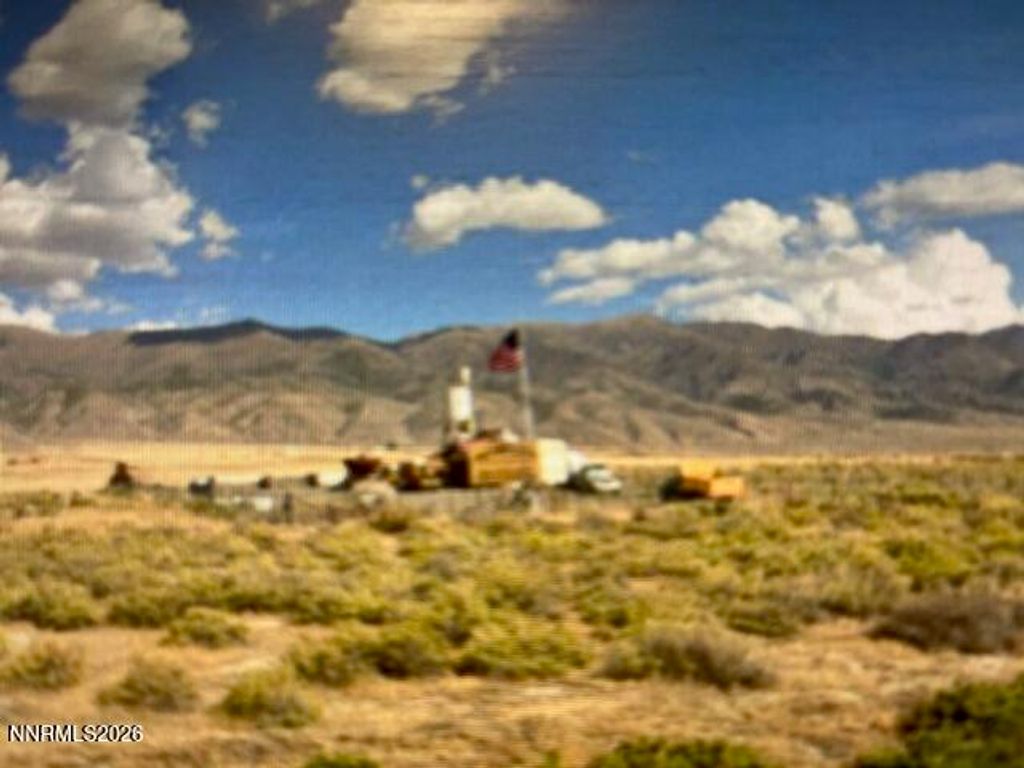 Image 2 of property listing at 22175 Summit Lake Trail, Lovelock, NV 89419