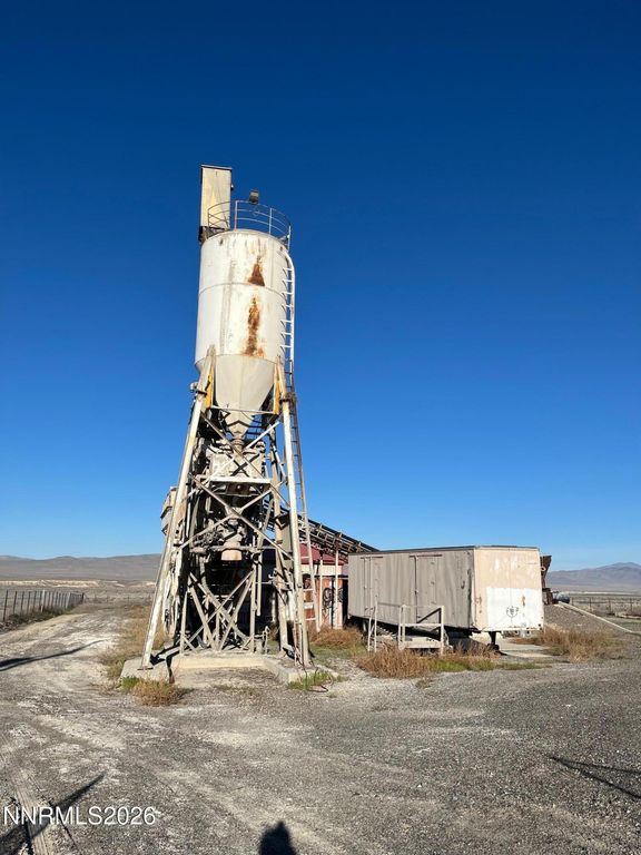 Image 4 of property listing at 22175 Summit Lake Trail, Lovelock, NV 89419