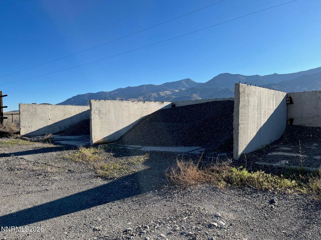 Image 5 of property listing at 22175 Summit Lake Trail, Lovelock, NV 89419