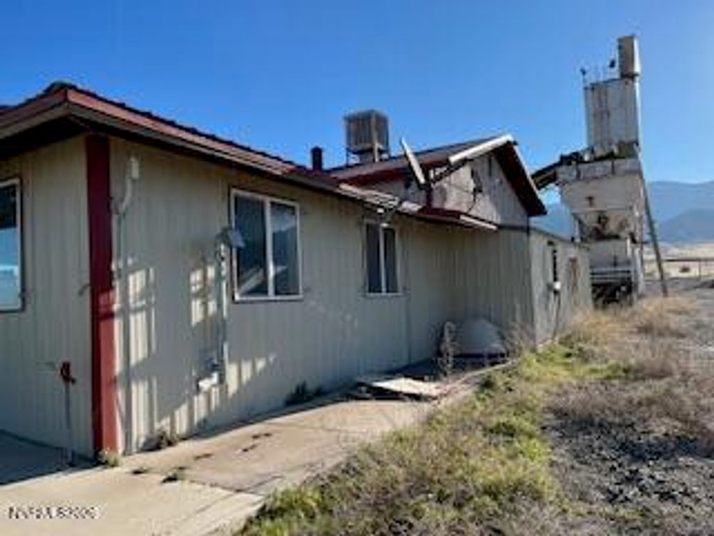 Image 7 of property listing at 22175 Summit Lake Trail, Lovelock, NV 89419