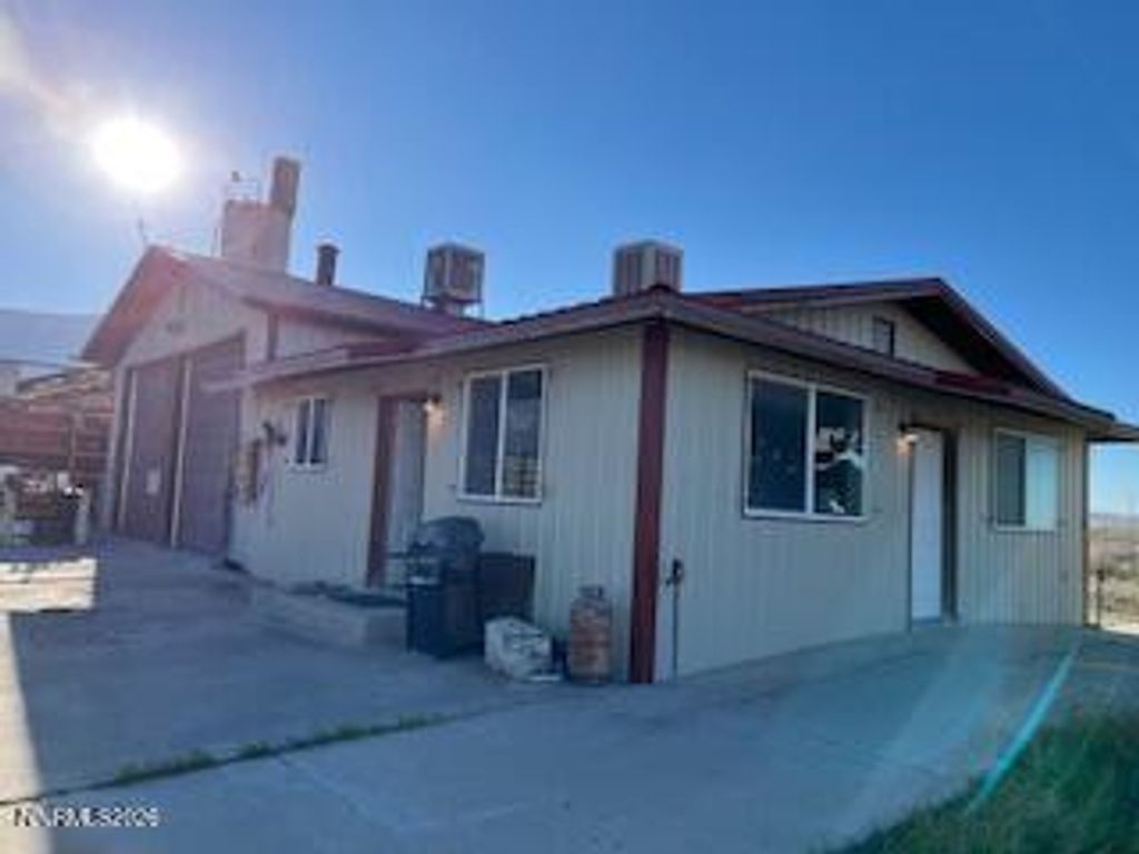 Image 8 of property listing at 22175 Summit Lake Trail, Lovelock, NV 89419