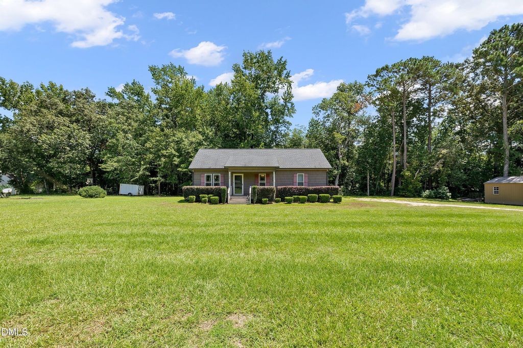 70 Young Road, Angier, NC 27501