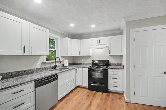215 SPOTSWOOD RD, Locust Grove, VA 22508