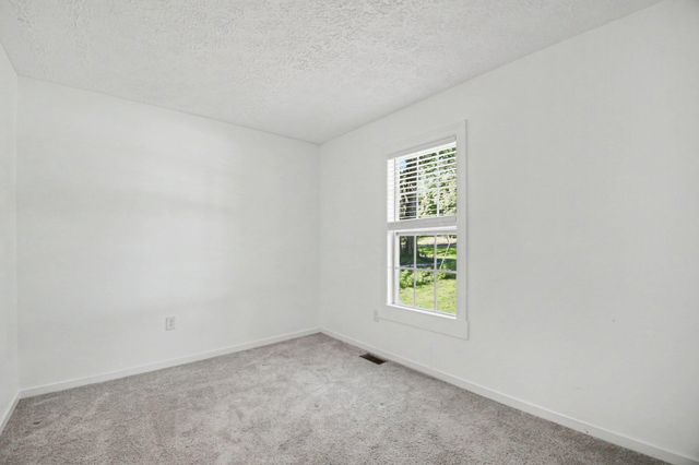 215 SPOTSWOOD RD, Locust Grove, VA 22508