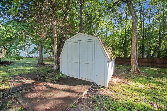215 SPOTSWOOD RD, Locust Grove, VA 22508