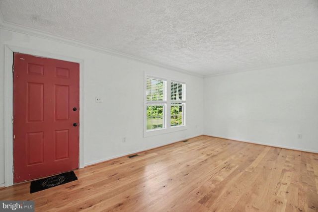 215 SPOTSWOOD RD, Locust Grove, VA 22508