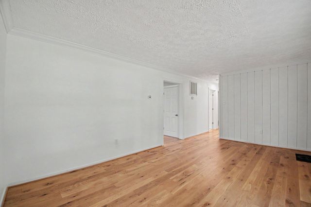 215 SPOTSWOOD RD, Locust Grove, VA 22508