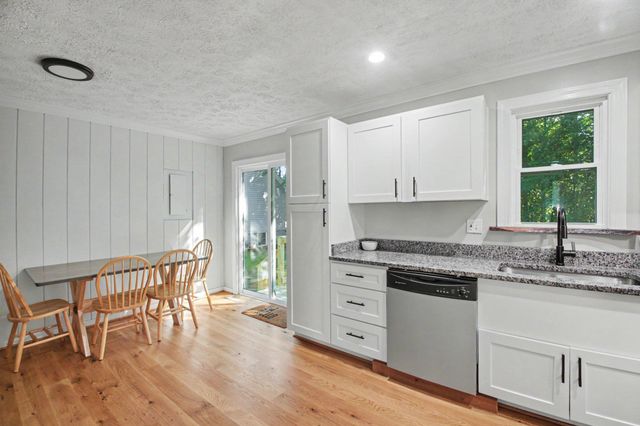 215 SPOTSWOOD RD, Locust Grove, VA 22508