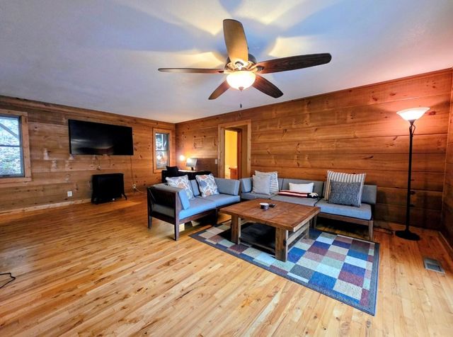 23 Moseley Way, Robbinsville, NC 28771