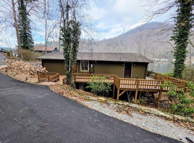 23 Moseley Way, Robbinsville, NC 28771