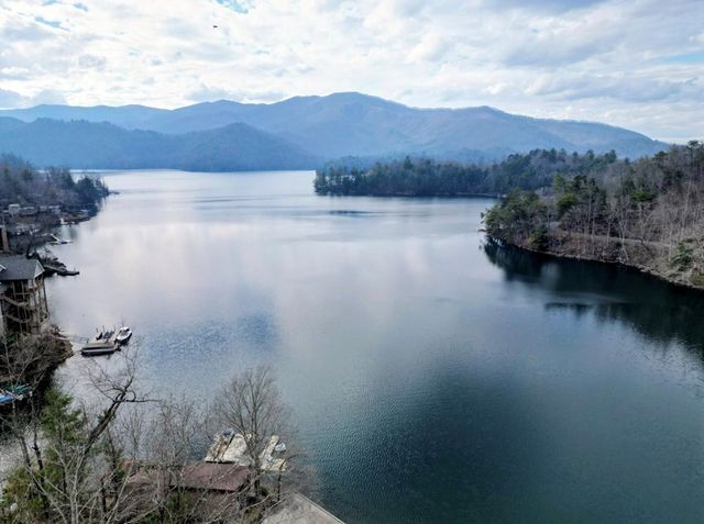 23 Moseley Way, Robbinsville, NC 28771