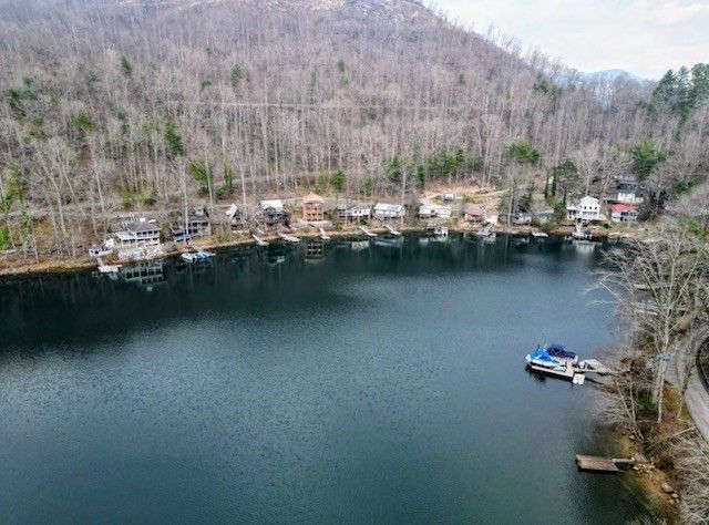 23 Moseley Way, Robbinsville, NC 28771